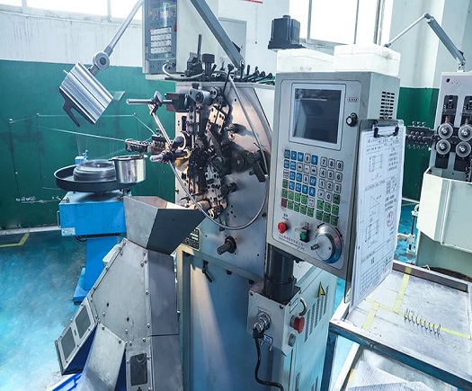 راهنمای کامل انتخاب فنر مناسب برای دستگاه‌ها و ماشین‌آلات